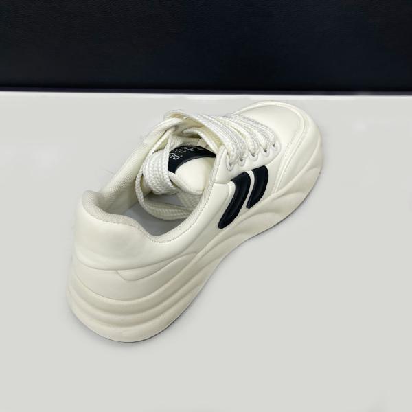 Low Cut Womens White Casual Sneakers Comfort Black Colorblock Letter