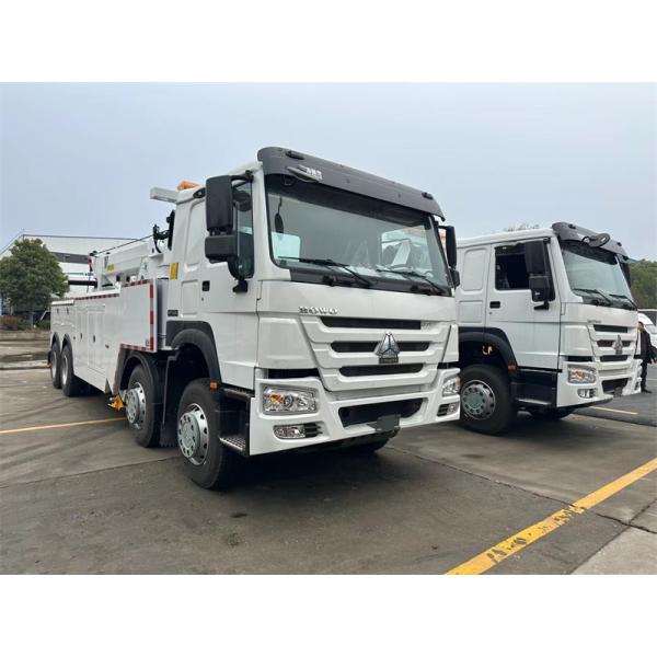 50 Tons Howo Sinotruck Heavy Duty Rotator With 360 Degree Continuous Rotation