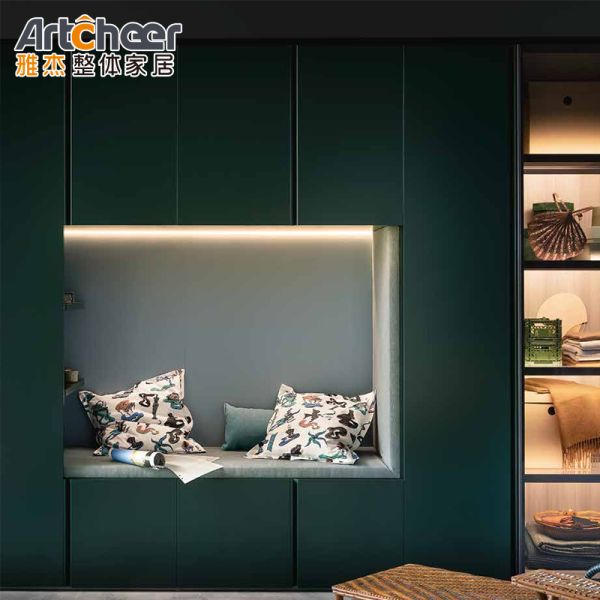 Customize Size Modern Design Bedroom Furniture for Apartment and Villa Wardrobe Closet
