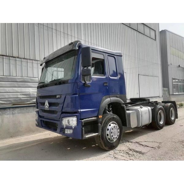 Manual Gearbox Diesel Blue Sinotruk HOWO 6*4 Tractor Truck for Transportation Solutions