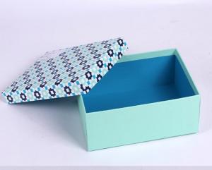 Quality Matt Lamination Luxury Rigid Gift Boxes with Spot UV, Custom Rigid Paperboard Folder wholesale