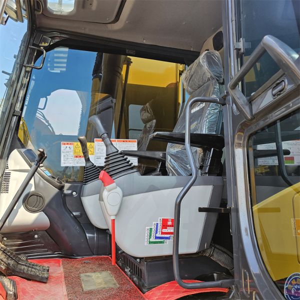 Used Komatsu 20 Ton Crawler Excavator Hydraulic PC200 PC240 PC220