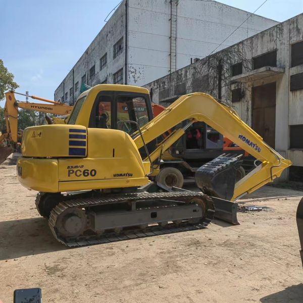 Used Komatsu Mini Excavator PC60 Original Komatsu 60 Professional Tracked Excavator