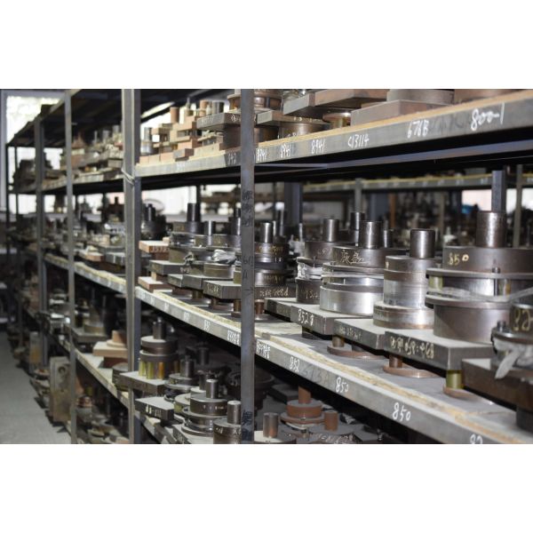 Auto Heavy Truck Diesel Fuel Filter 4710902455 4730901251 A4730901451 4730901451