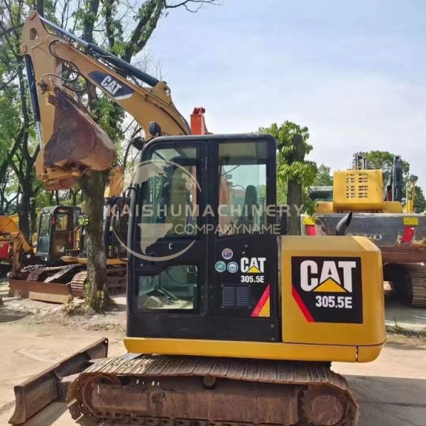 Good Condition Japan Original Cat 305.5E Mini Crawler Excavator with and 5000 KG Weight
