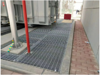 Steel Plate Floor Grating Non-Slip Stair Tread Grid