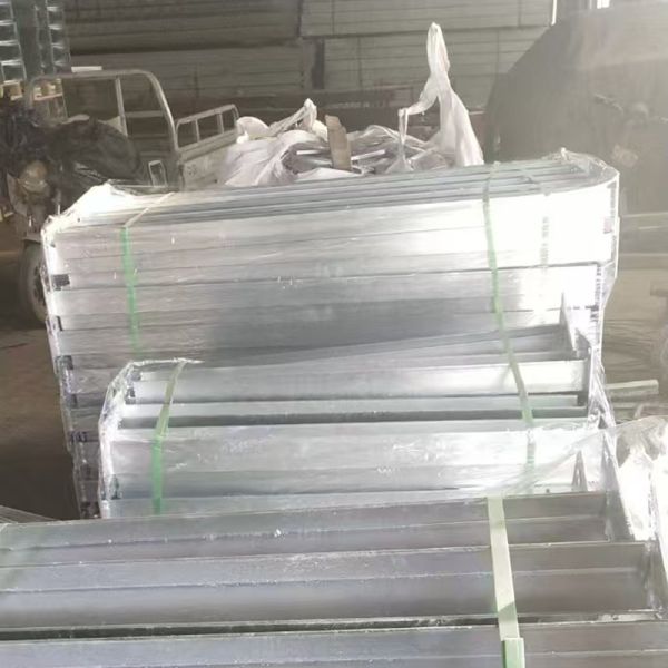 Fire Resistance Hot Dipped Galvanized Cable Tray Silver Finish And Non Flammable Coating
