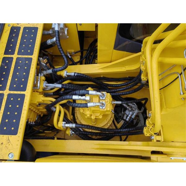 Japan Good Health Original Komatsu PC300-7 PC300 Excavator with 184KW Hydraulic Valve