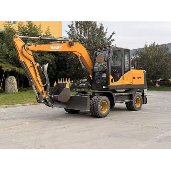 7.6 Ton Wheeled Hydraulic Excavator For Urban Construction And Road Engineering