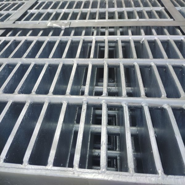 Hot Dip Galvanized Steel Driveway Grating Heavy Duty Metal Bearing Rebar 10mm Thickness