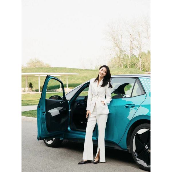 Volkswagen RWD Hatchback ID3 2024 Prime Electric Car 0km Used with 450km Pure Electric Range and 170 Horsepower Motor