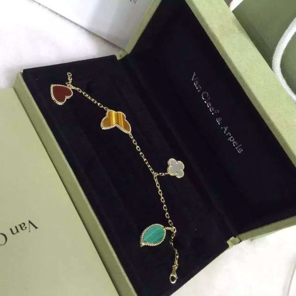 China Jewelry Market Van cleef & arpelsr Brand jewelry Design Alhambra bracelet 4 motifs 18K Gold