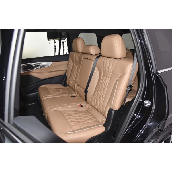 The 2023 GAC Trumpchi GS8 2.0T 7 Seat Large Luxury SUV Is Available In Two Wheel Drive And Four Wheel Drive.