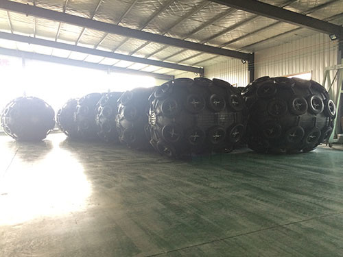 Integral Forming Floating Pneumatic Rubber Fenders Withstand High Pressure 80KPa