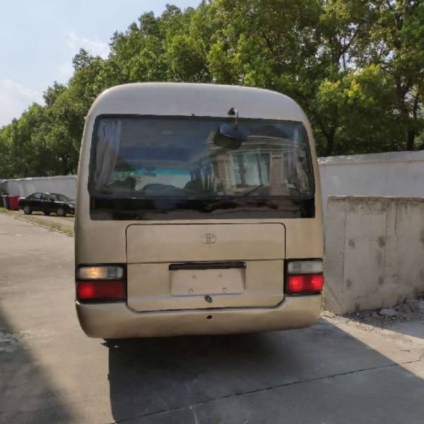 Clean Golden Color 39000km Used Toyota Coaster Bus With Left Steering