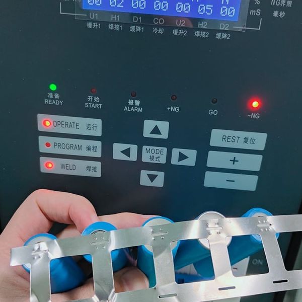 18650 Spot Welding Machine With Longmen Frame 0.6MPa Air Pressure