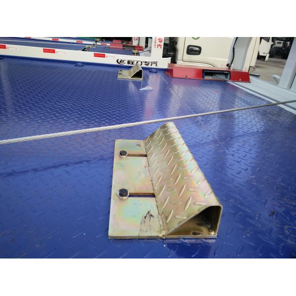 Dongfeng 4 X 2 120hp Commercial Tow Truck , LHD RHD 5 Ton Heavy Wrecker Trucks