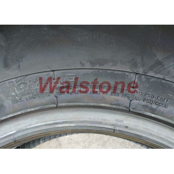 LT215 / 85R16 Aggressive Tread Pattern Mud Terrain Tyres Jagged Terrain Conqueror