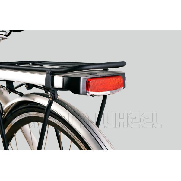 White 36V 250W Electric Urban Bike , 700C Electric Town Bikes Middle Motor