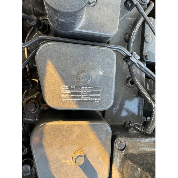 Selling 90% of new and second-hand Hyundai 220 excavators, old excavators, and old hook machines at a low price