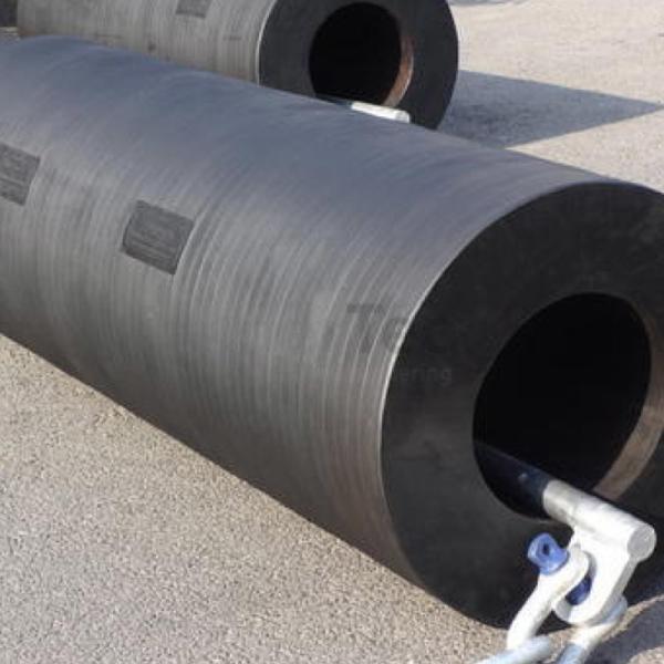 600×1200mm Cylindrical Marine Fenders Shock Absorption Durable Low Maintenance