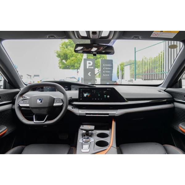 Changan UNI-V IDD Plug In Hybrid Sedans 5 Seater Mileage 1100KM