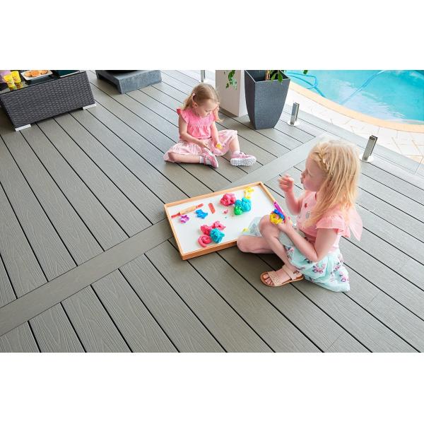 138 X 23 Hollow Plastic WPC Composite Decking Boards Splinter Free Anit Slip