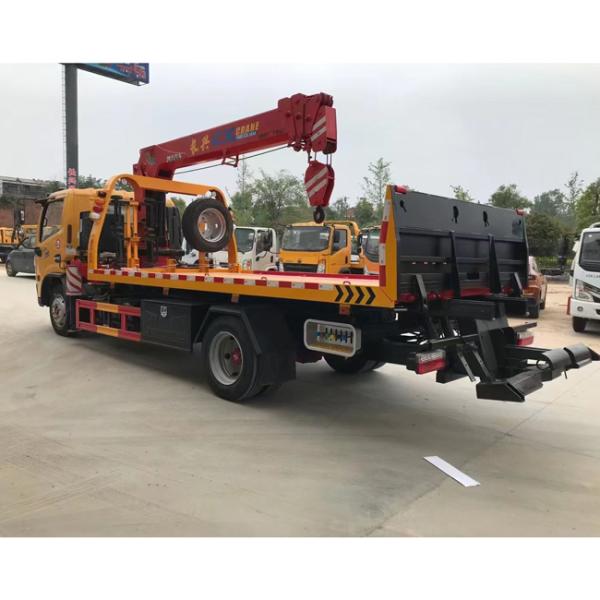 Small 4x2 Dongfeng Wrecker Truck One Tow Two Vehicle 5 Tons Flatbed Wrecker Road-block Removal Truck With Crane