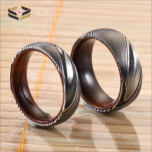 6mm 8mm Etched Damascus Steel Wedding Rings With Rose Wood Sleeve Inlay For Christmas Gift Jewelry Type Rings Materials