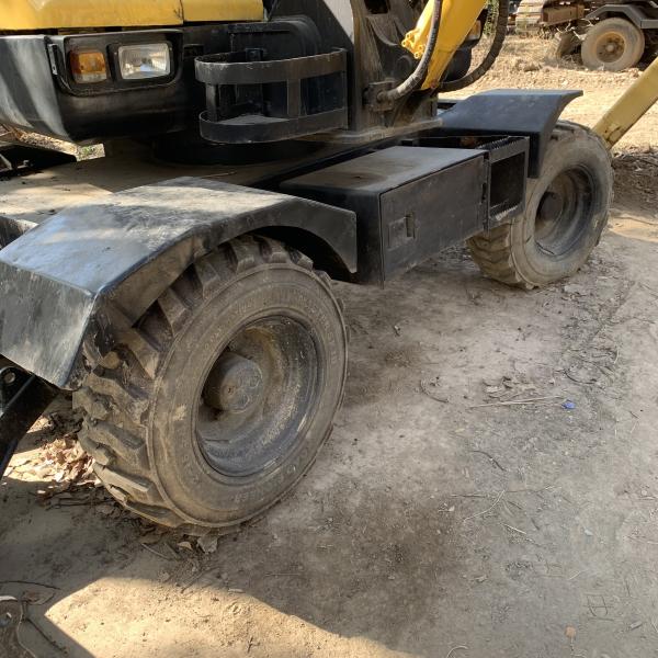 Good Condition Used Korea Hyundai 60w Wheel Excavator with Original Hydraulic Cylinder