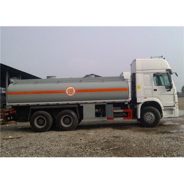 Heavy Duty HOWO 20000L 20cbm 6x4 Tanker Truck  For Transporting Oil