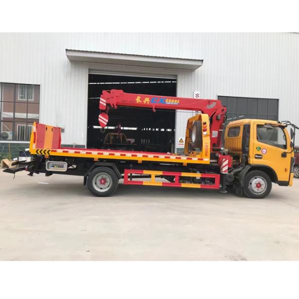 Small 4x2 Dongfeng Wrecker Truck One Tow Two Vehicle 5 Tons Flatbed Wrecker Road-block Removal Truck With Crane