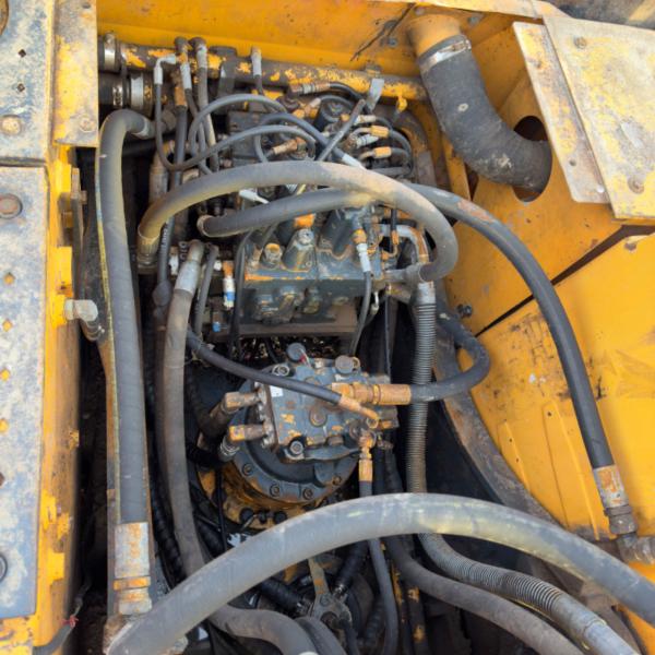 Original Hydraulic Pump Used Hyundai 225lc-9T Excavator with Overall Soft Steel Design