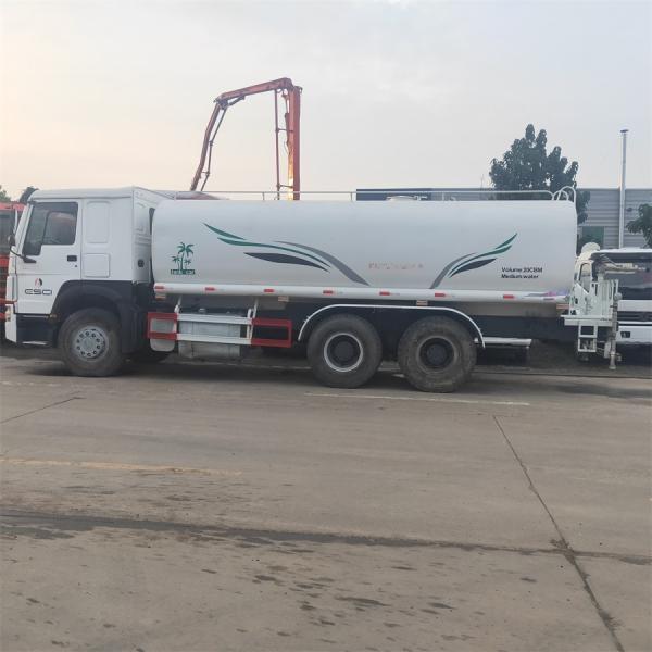 Secondhand Howo 375 Diesel Delivery Truck Fuel Tanker Sinotruk 8x4