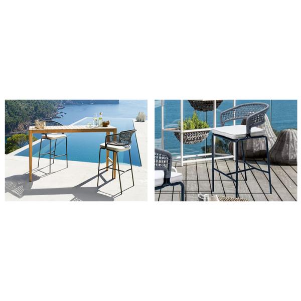 H109cm W55cm Black And Wicker Bar Stools , Wicker Counter Height Stools For Backyard