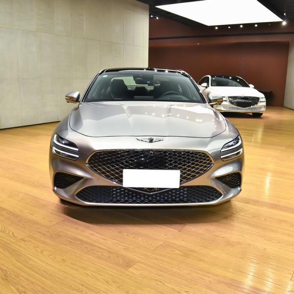 High Speed 2023 Genesis G70 G80 2.5T 304HP 2WD 4WD Diesel Car with Front Disc Rear Drum Brake System