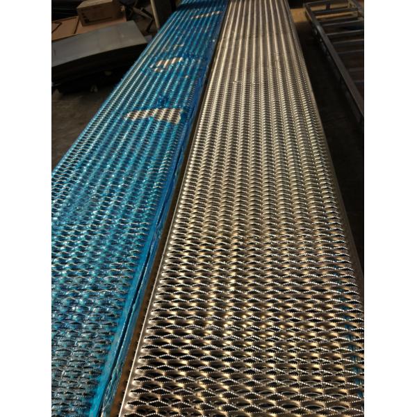 Factory Customized Serrated Diamond Hole Metal Walkway Grating