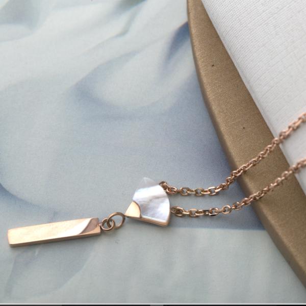 Fashion Necklace Stainless Steel Jewelry Pendant Shell Necklace, Scallop shell necklace, sector or fan-shaped necklace