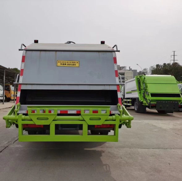 Back Loader Garbage Truck 8280x2850x2350mm Dongfeng Garbage Removal Truck Can Cleaner Truck