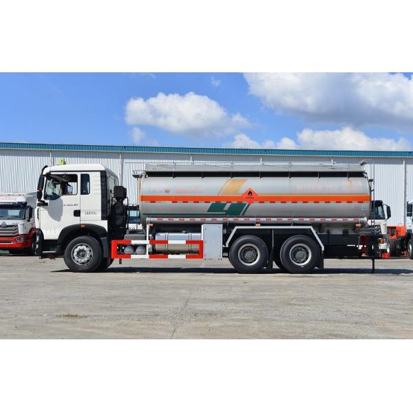 Howo Oil Tank Trucks For Rural Fuel Delivery Oil Tanker Trailer 30cube