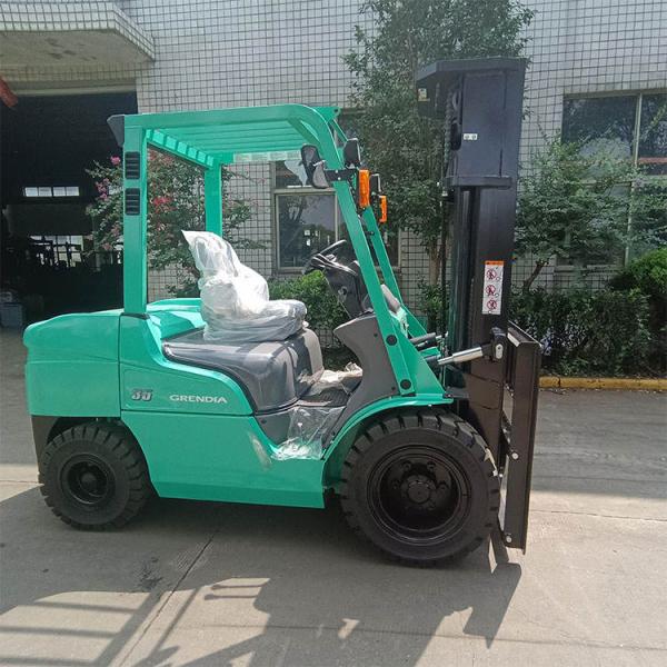Industrial-Grade Used Mitsubishi 3.5 Ton Capacity Diesel Triple Mast Forklift in Green with Center Cylinder, Designed for Tough Warehouse Tasks