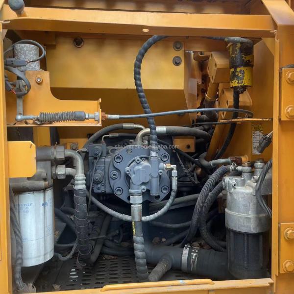 Low price sale of original hydraulic track type Sany SY135 second-hand excavator and hook machine