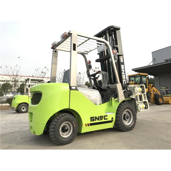 2000kgs Diesel Forklift Truck Customized 2 Stage / 3 Stage Mast