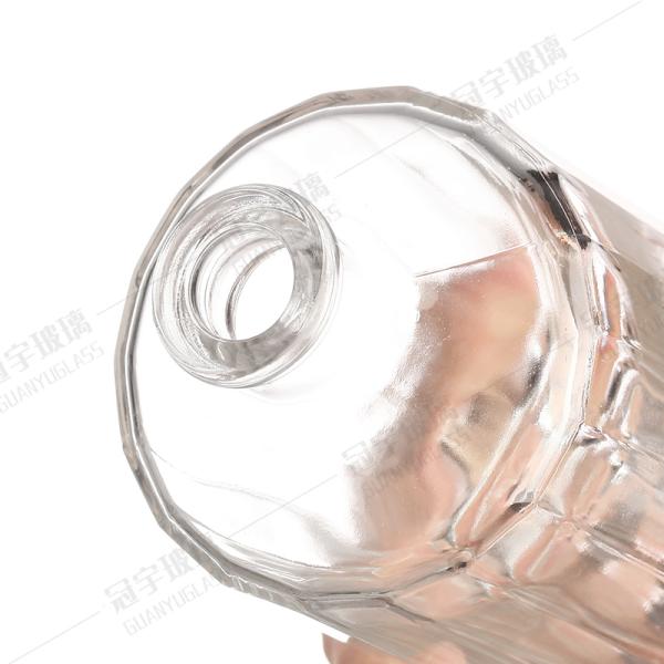 Acceptable Customer's Logo Creative Clear Wine Bottle Short Neck Liquor Wine Glass Bottle