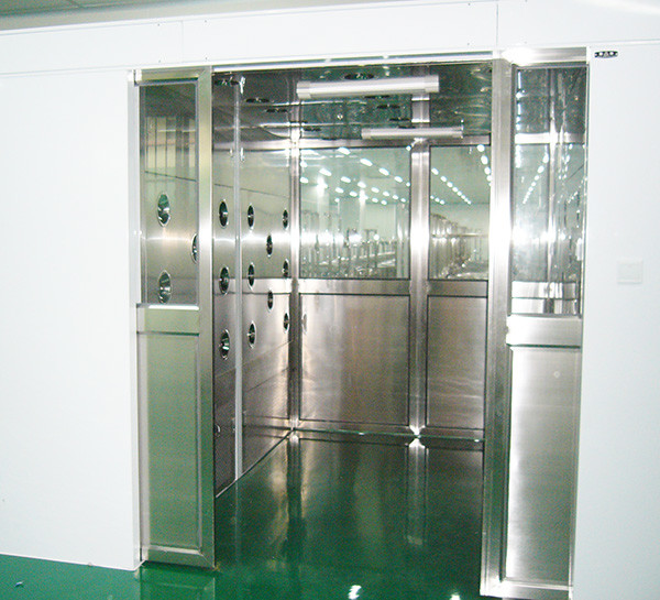 White Stainless Steel Air Shower With Electric Interlocked Locks , 22-25m/s Wind Speed