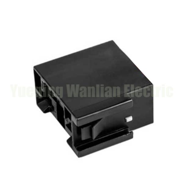 12158100 Black Mini And Large Fuse Boxes Car Fuse Box Holder 4 Pin