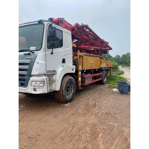 Used 63m Zoomlion Concrete Pump Truck Wireless Remote Control