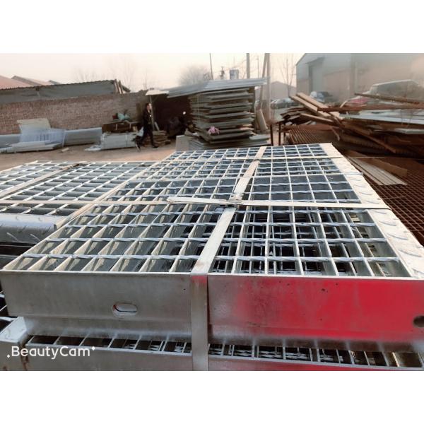 Non Slip Weld Steel Stair Treads Grating , Safety Grating Stair Treads