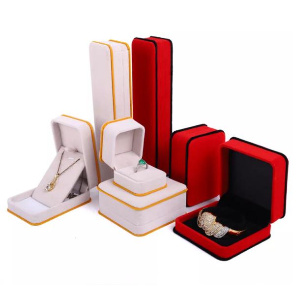 OEM Ring Necklace Packaging Box Pink Velvet Jewelry Box ISO9001