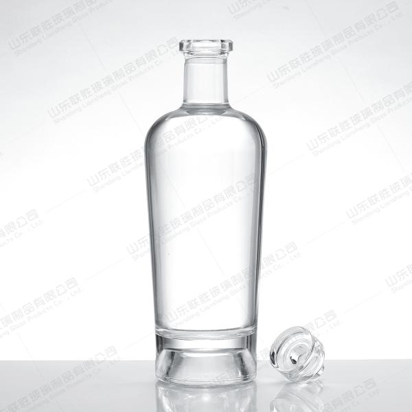 Base Material Glass Glass Whiskey Vodka Bottles with Custom Size Accepted 500ml 750 Ml